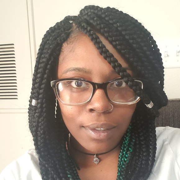 Meet your Posher - Picture 1 of 4